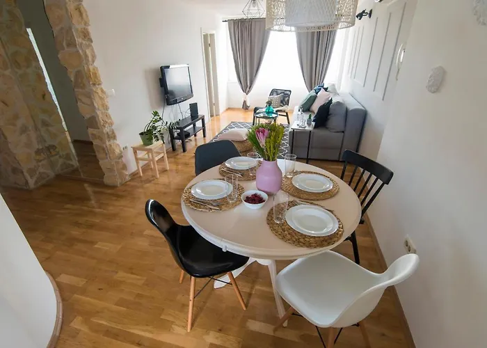 Lita Center Apartment *